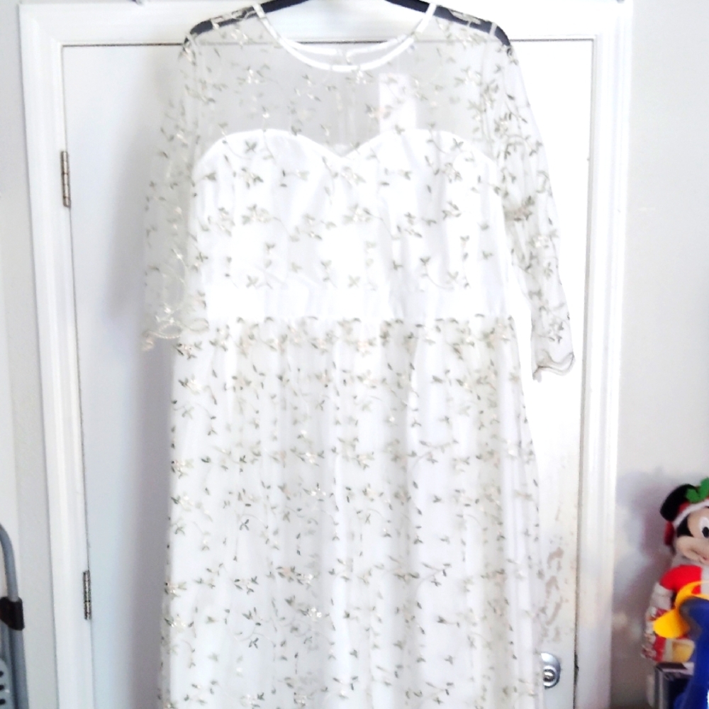 Elegant White Floral Dress